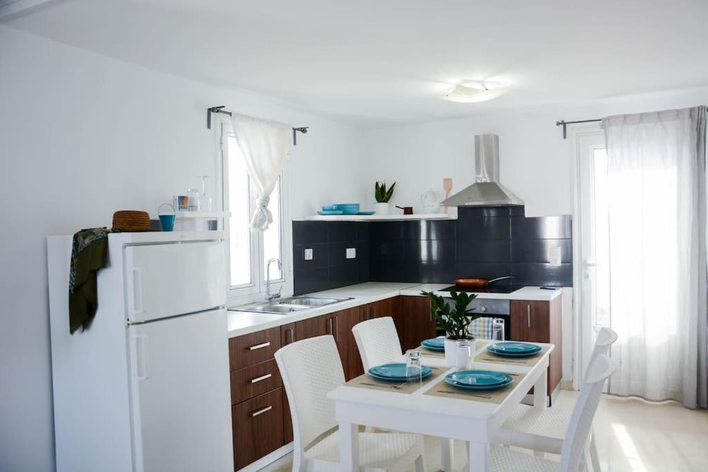 White Wave Villa, 3Min Walk From Beach Kamári Dış mekan fotoğraf